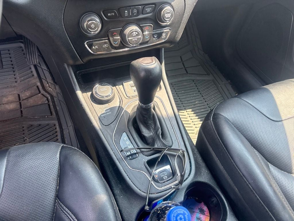 2022 Jeep Cherokee Latitude Lux