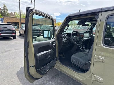 2025 Jeep Wrangler 4-Door Summit 4x4