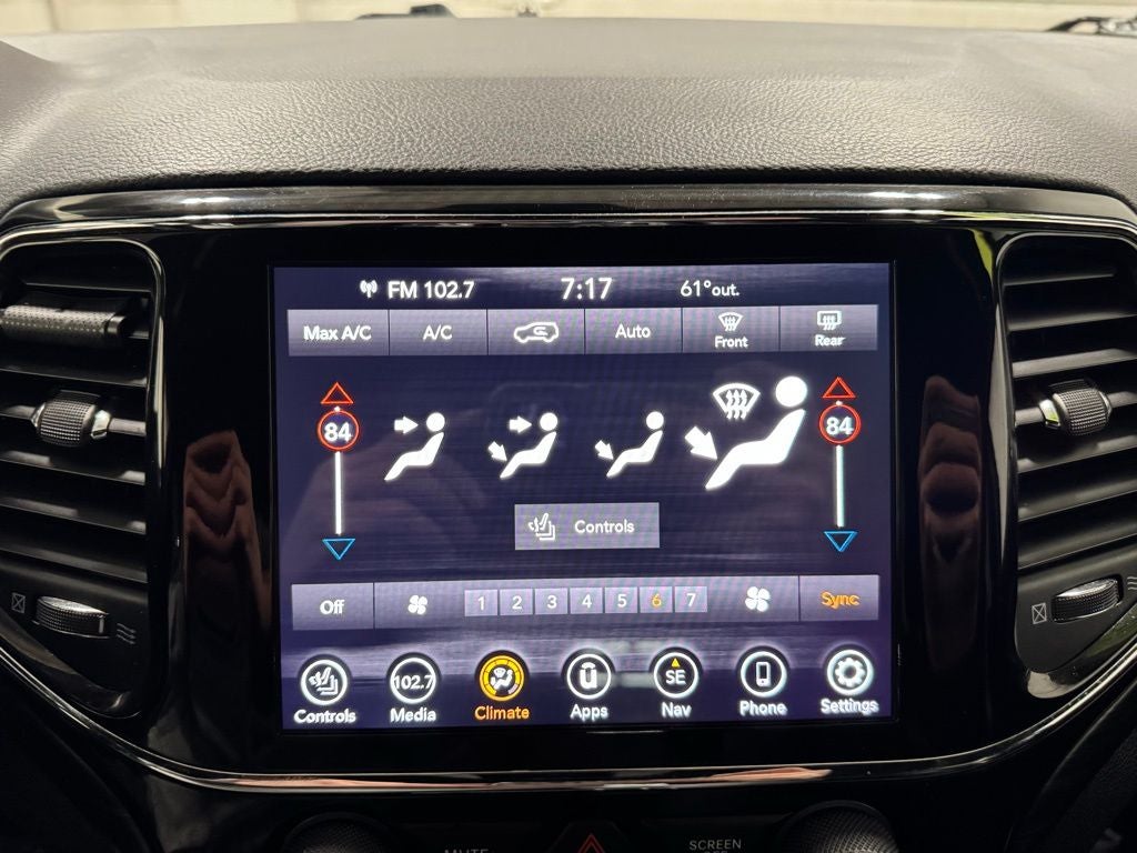 2021 Jeep Grand Cherokee Laredo X 4x4