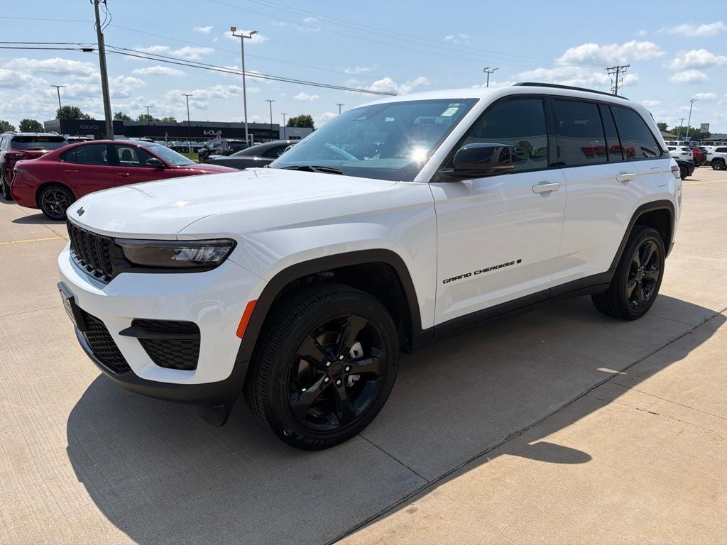 2025 Jeep Grand Cherokee Altitude 4x4