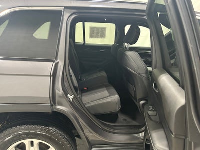 2024 Jeep Grand Cherokee Laredo 4x4