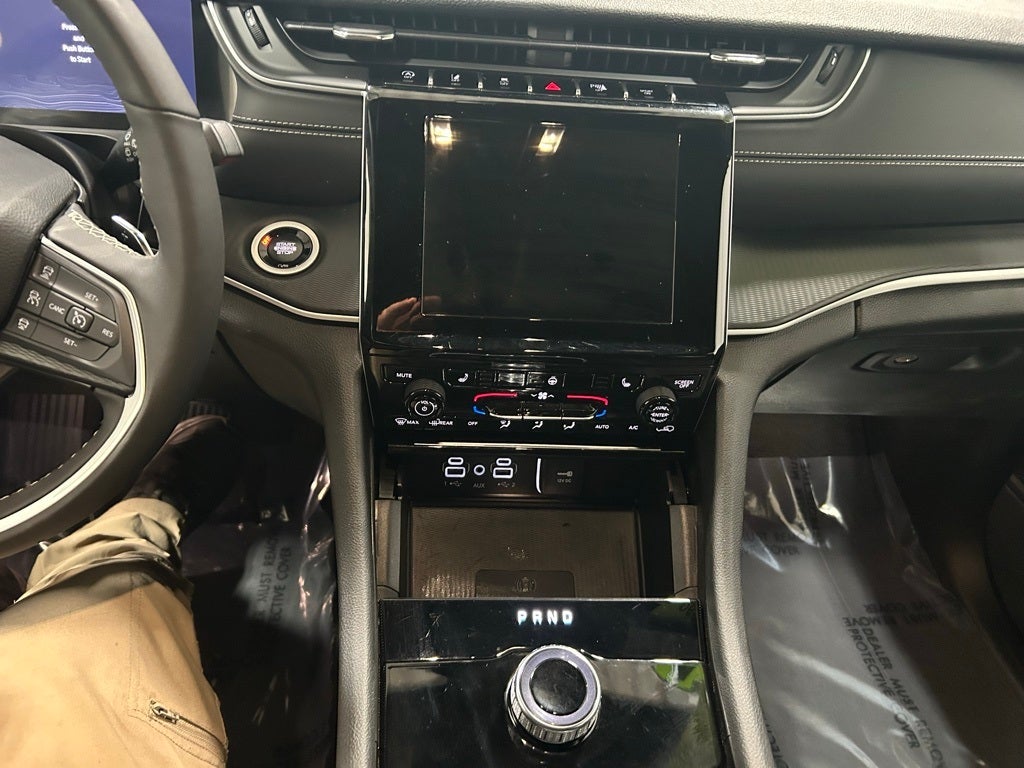 2024 Jeep Grand Cherokee Laredo 4x4