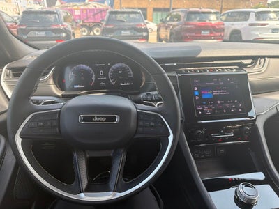 2025 Jeep Grand Cherokee Altitude 4x4