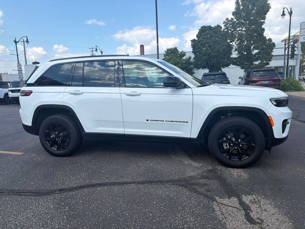 2025 Jeep Grand Cherokee Altitude 4x4