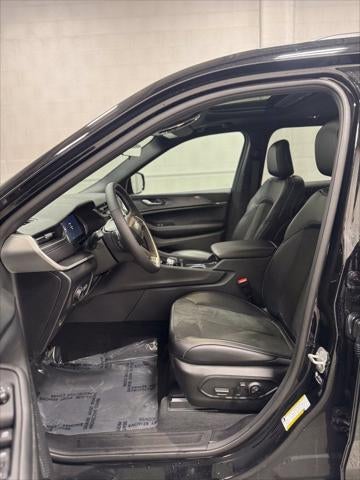 2025 Jeep Grand Cherokee L Altitude X 4x4