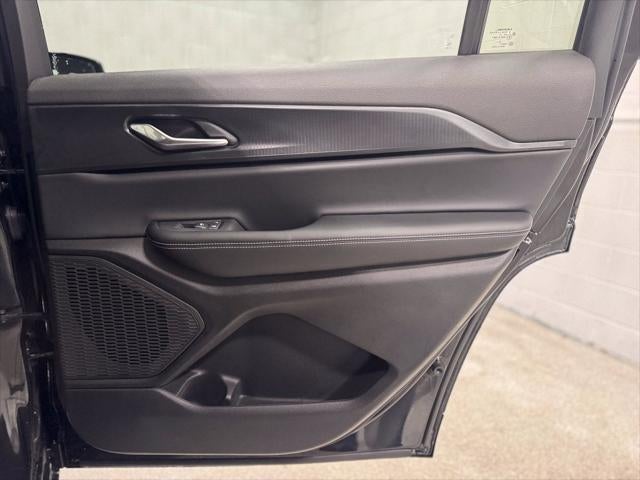 2025 Jeep Grand Cherokee L Altitude X 4x4
