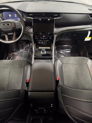 2025 Jeep Grand Cherokee L Altitude X 4x4