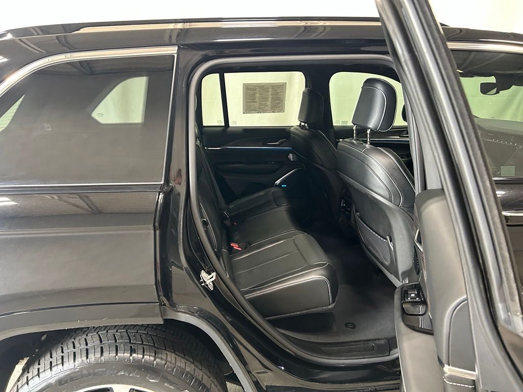 2022 Jeep Grand Cherokee 4xe Overland 4x4