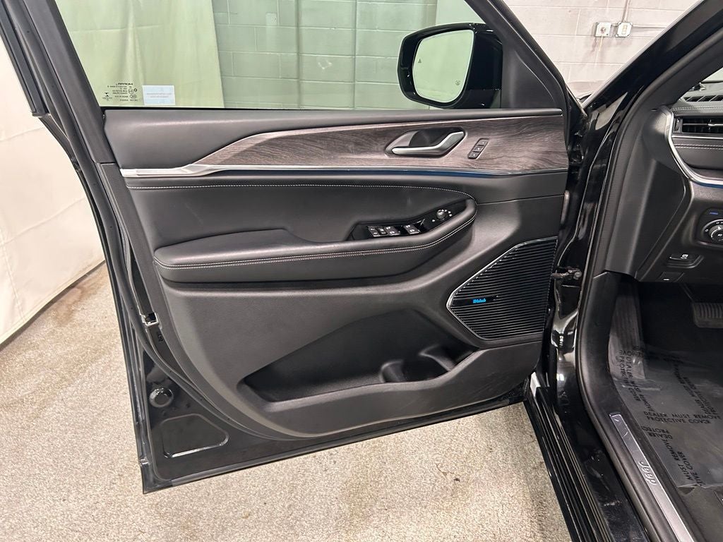 2022 Jeep Grand Cherokee 4xe Overland 4x4