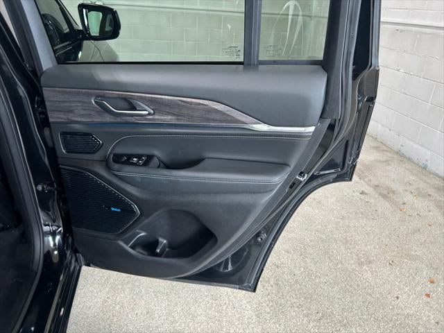 2022 Jeep Grand Cherokee 4xe Overland 4x4