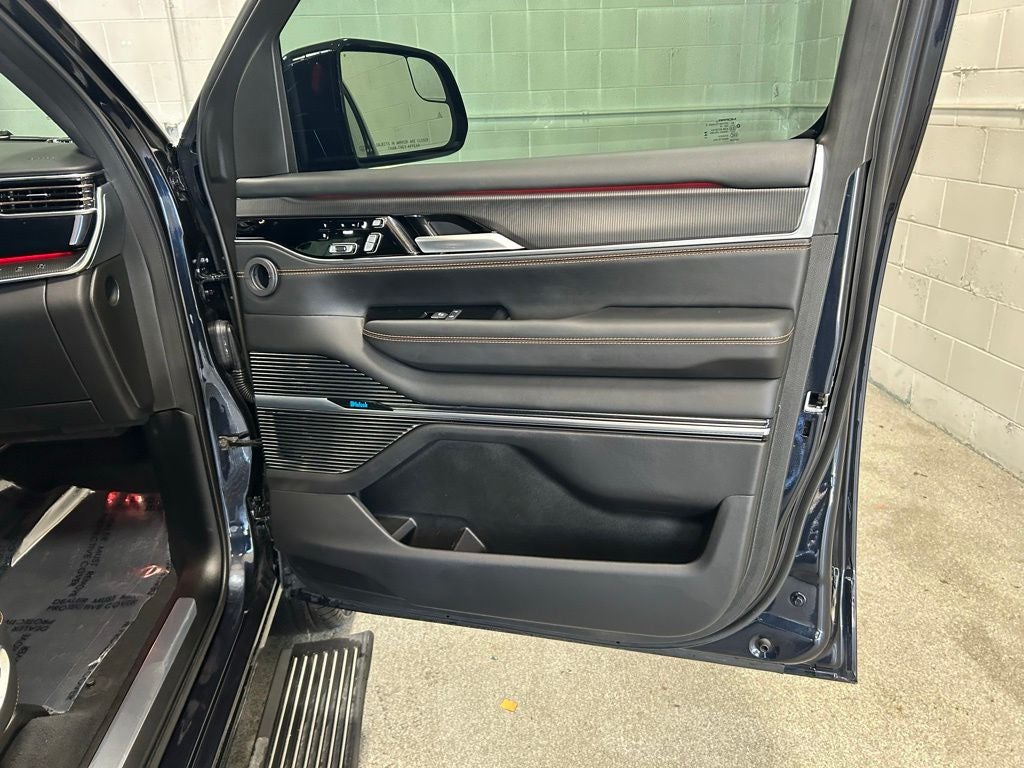 2025 Jeep Grand Wagoneer Series III Obsidian 4x4