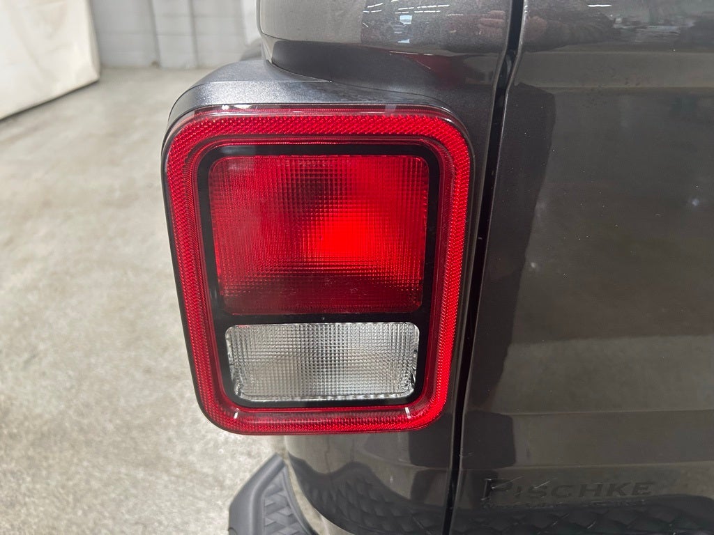 2021 Jeep Gladiator Willys 4x4