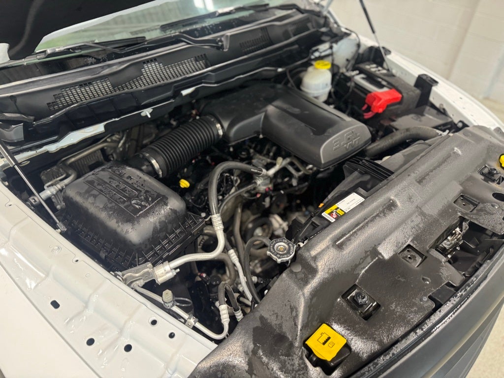 2024 RAM 1500 Classic Warlock Crew Cab 4x4 5'7' Box