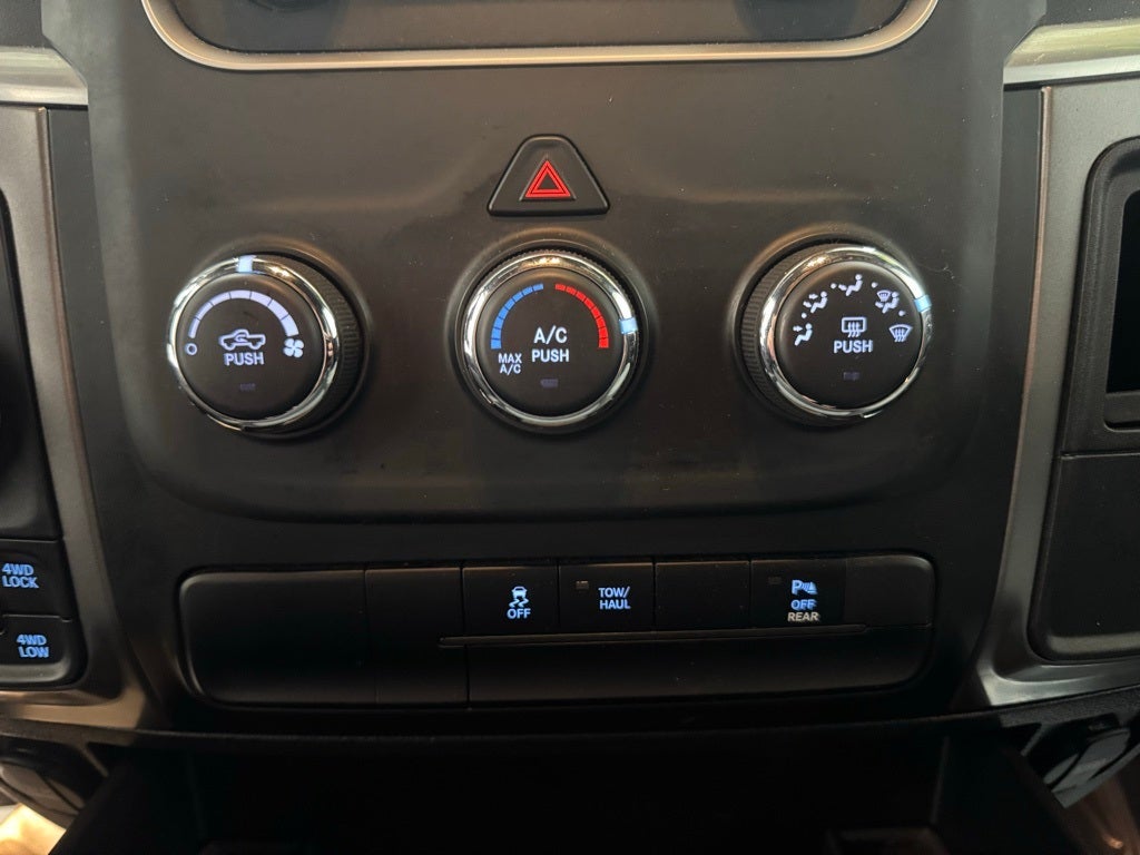 2024 RAM 1500 Classic Warlock Crew Cab 4x4 5'7' Box