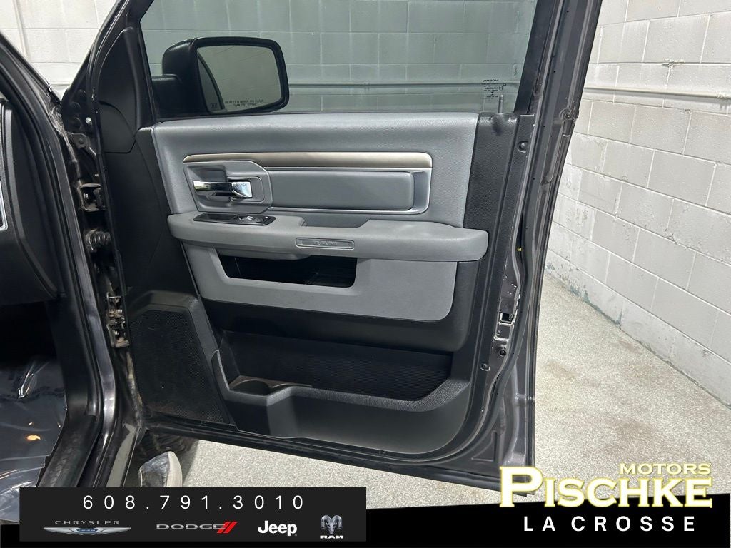 2017 RAM 1500 Lone Star Silver Crew Cab 4x4 5'7' Box