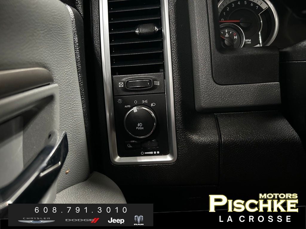 2017 RAM 1500 Lone Star Silver Crew Cab 4x4 5'7' Box