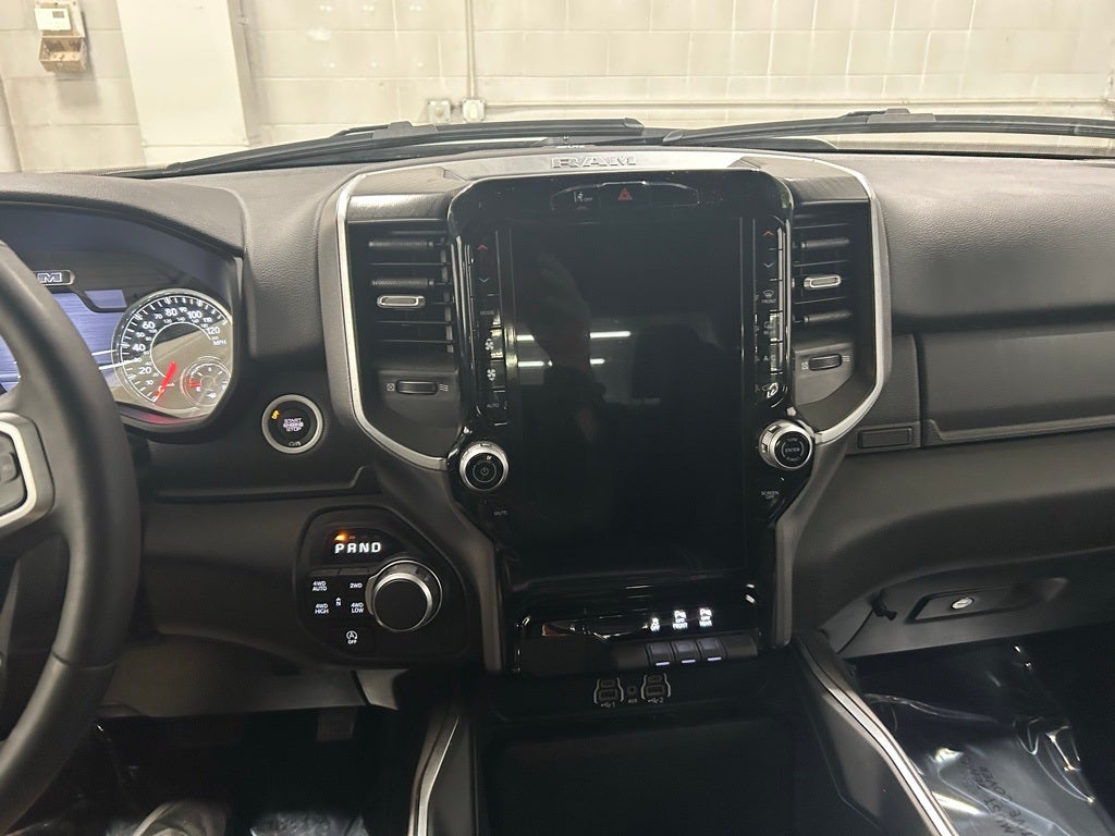 2025 RAM 1500 Big Horn Crew Cab 4x4 5'7' Box