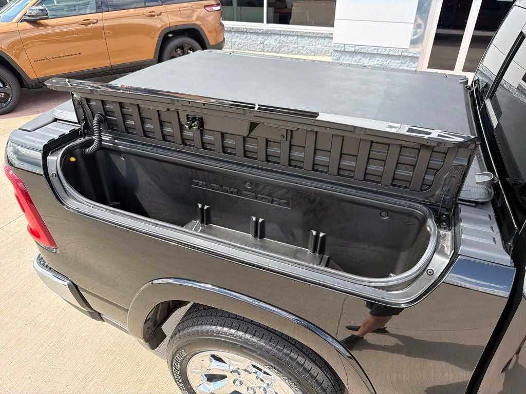 2025 RAM Ram 1500 Big Horn Crew Cab 4x4 5'7' Box