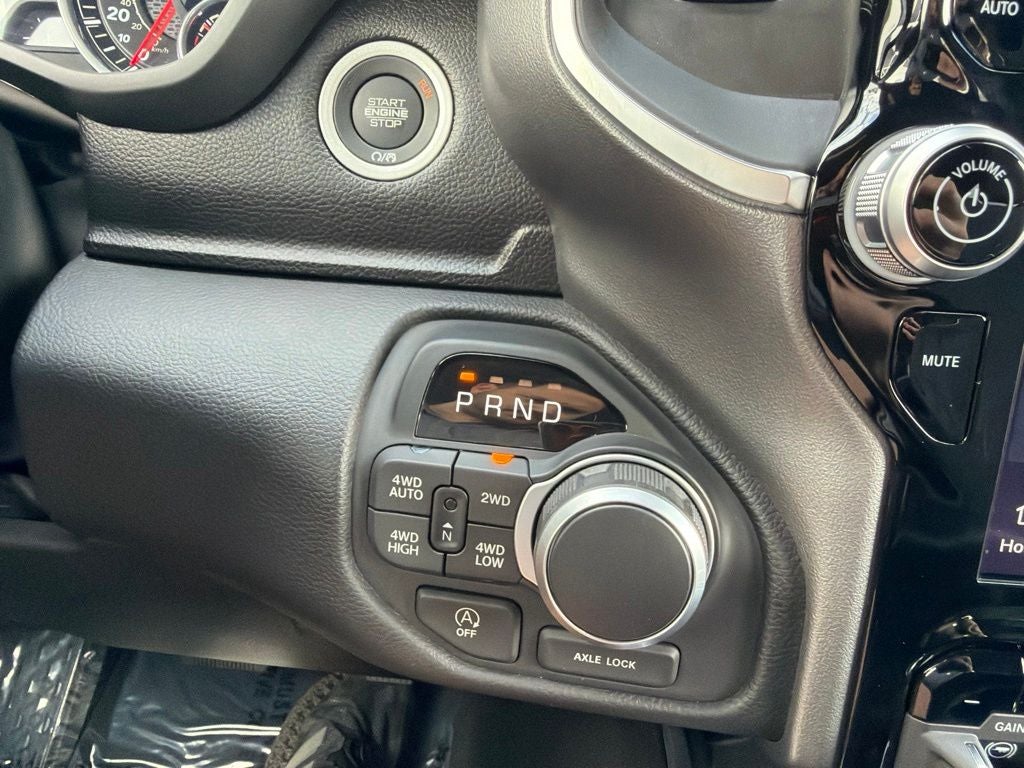 2025 RAM Ram 1500 Big Horn Crew Cab 4x4 5'7' Box