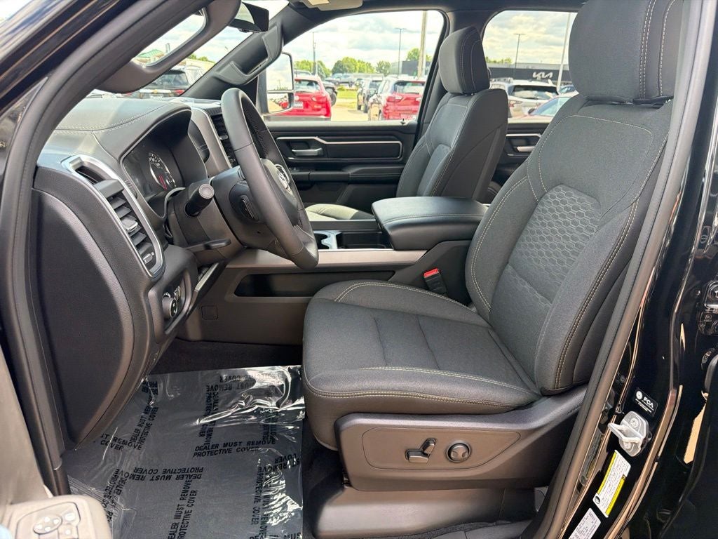 2025 RAM Ram 1500 Big Horn Crew Cab 4x4 5'7' Box