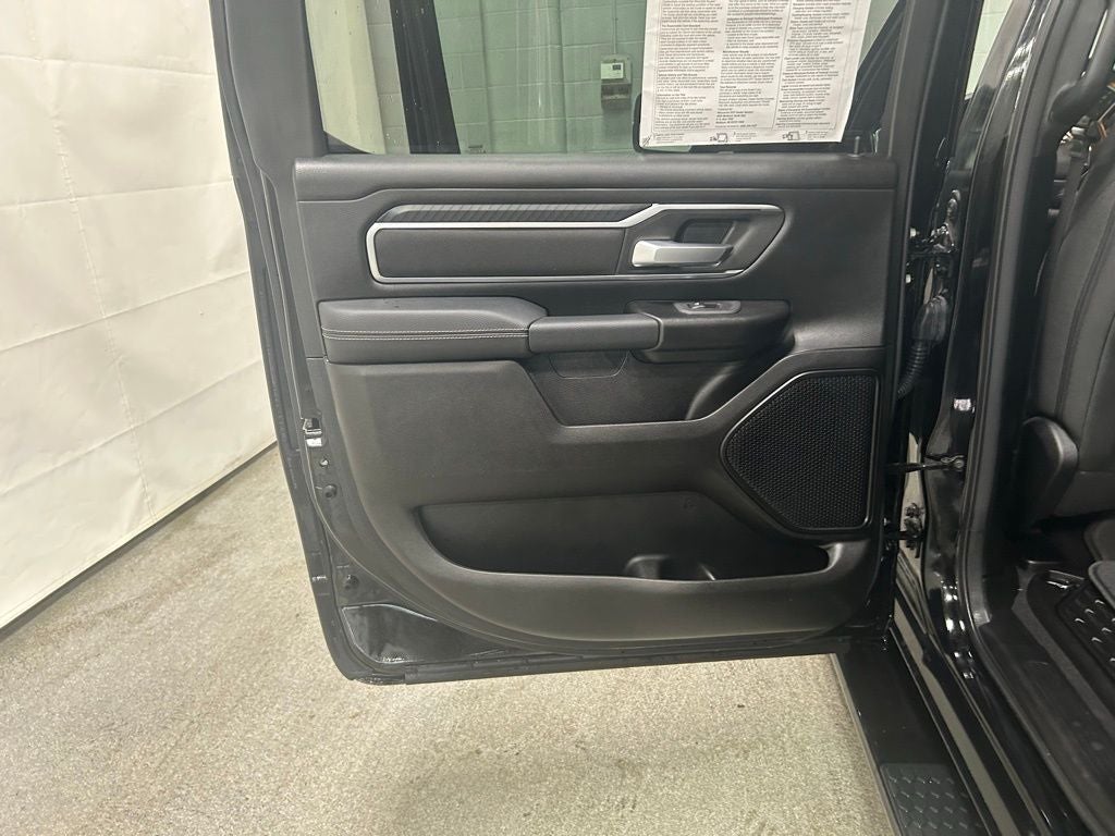 2025 RAM 1500 Big Horn Crew Cab 4x4 5'7' Box