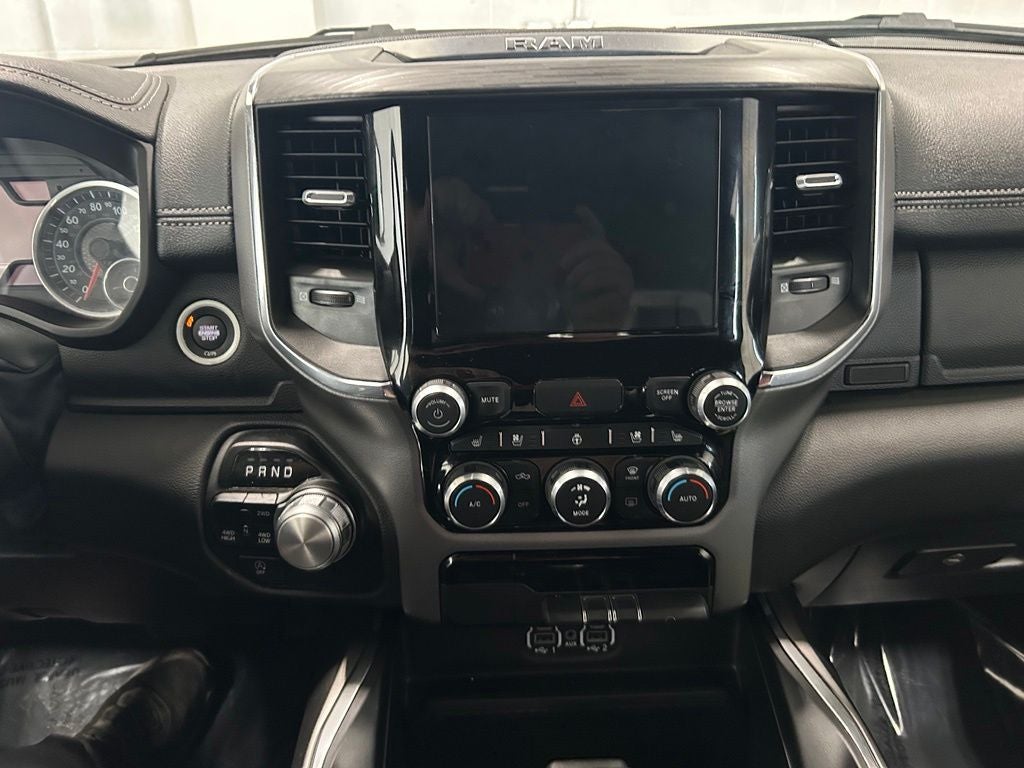 2024 RAM 1500 Laramie Crew Cab 4x4 5'7' Box