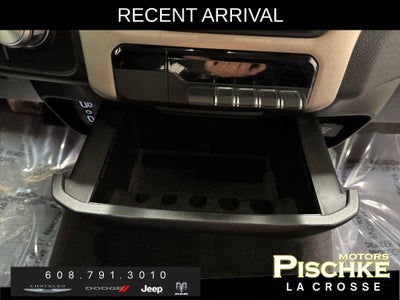 2022 RAM 1500 Laramie Crew Cab 4x4 5'7' Box