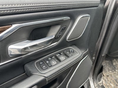 2019 RAM 1500 Laramie Crew Cab 4x4 6'4' Box