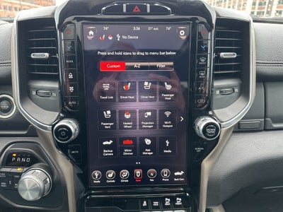 2019 RAM 1500 Laramie Crew Cab 4x4 6'4' Box