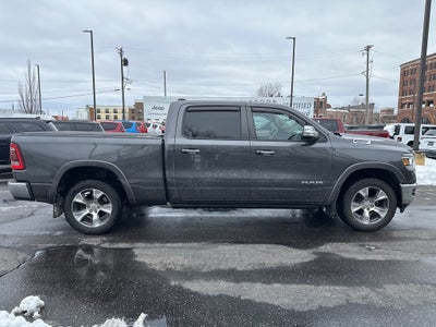 2019 RAM 1500 Laramie Crew Cab 4x4 6'4' Box