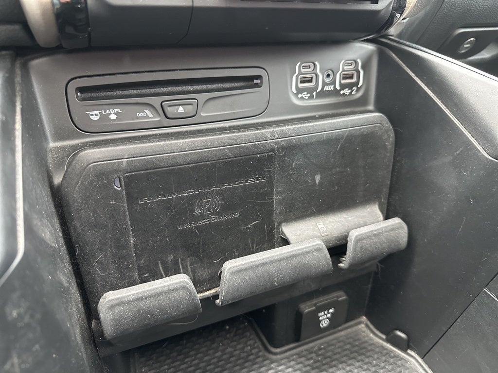 2019 RAM 1500 Laramie Crew Cab 4x4 6'4' Box