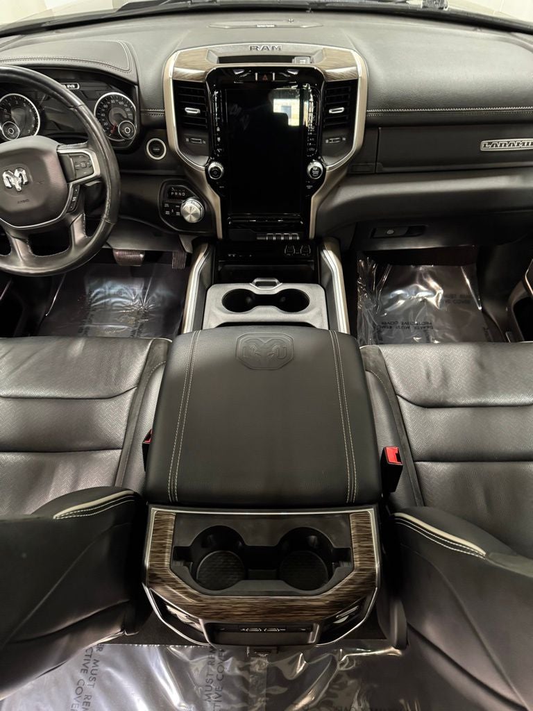 2019 RAM 1500 Laramie Crew Cab 4x4 6'4' Box