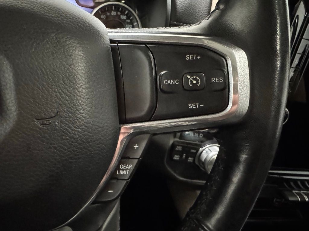 2019 RAM 1500 Laramie Crew Cab 4x4 6'4' Box