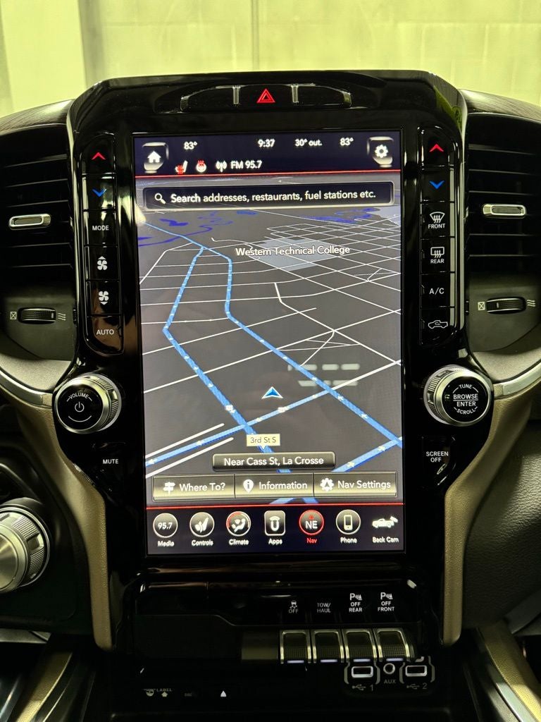 2019 RAM 1500 Laramie Crew Cab 4x4 6'4' Box