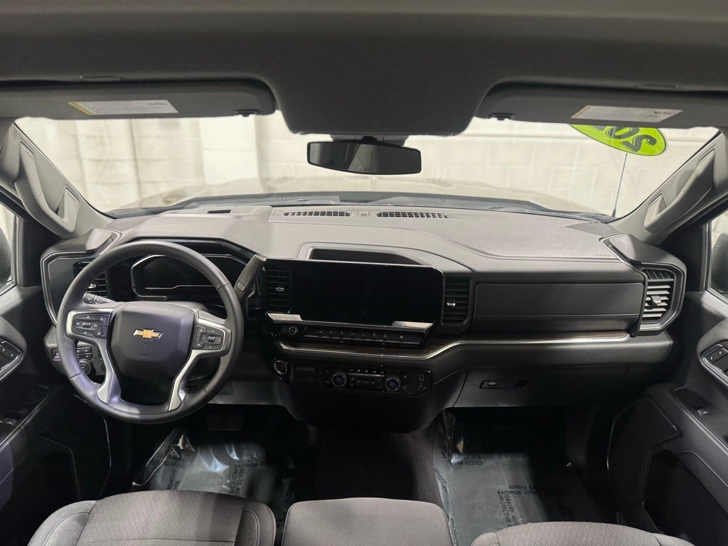 2024 Chevrolet Silverado 1500 4WD Crew Cab Short Bed LT