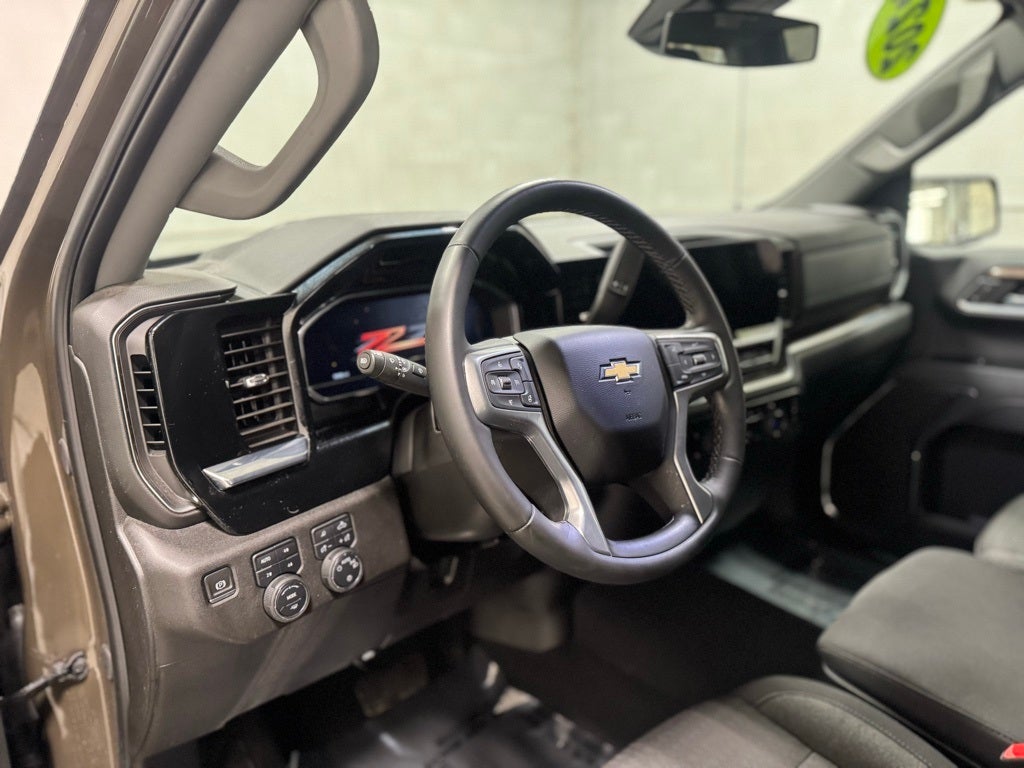 2024 Chevrolet Silverado 1500 4WD Crew Cab Short Bed LT