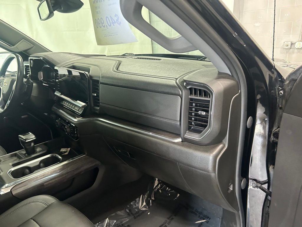 2023 Chevrolet Silverado 1500 4WD Crew Cab Short Bed LTZ