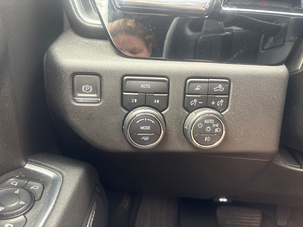 2023 Chevrolet Silverado 1500 4WD Crew Cab Short Bed LTZ