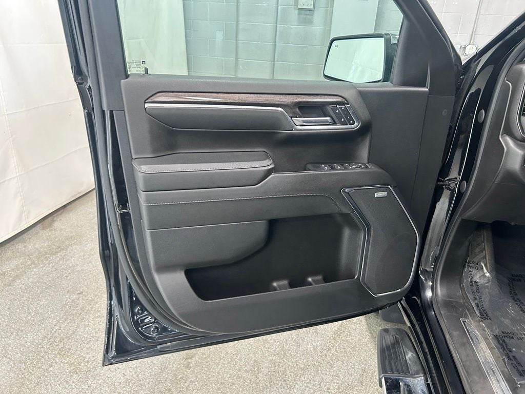2023 Chevrolet Silverado 1500 4WD Crew Cab Short Bed LTZ