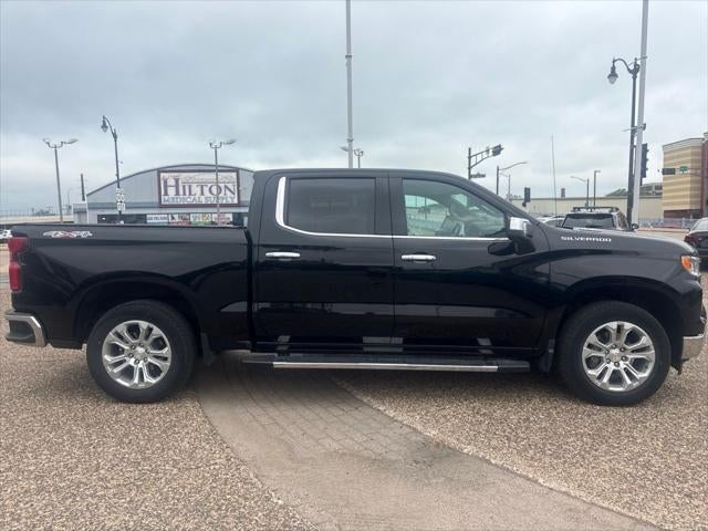 2023 Chevrolet Silverado 1500 4WD Crew Cab Short Bed LTZ