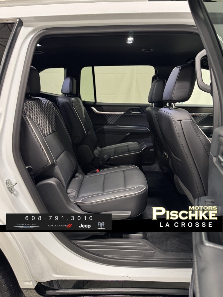 2025 GMC Acadia AWD Denali