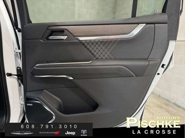 2025 GMC Acadia AWD Denali