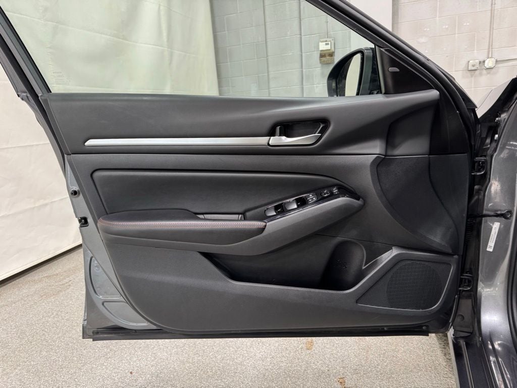 2025 Nissan Altima SR FWD