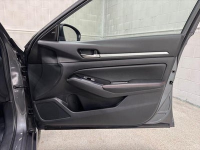 2025 Nissan Altima SR FWD