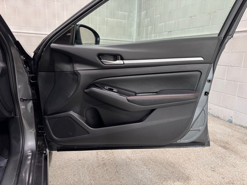 2025 Nissan Altima SR FWD