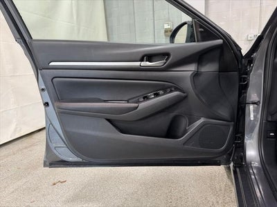 2025 Nissan Altima SR FWD