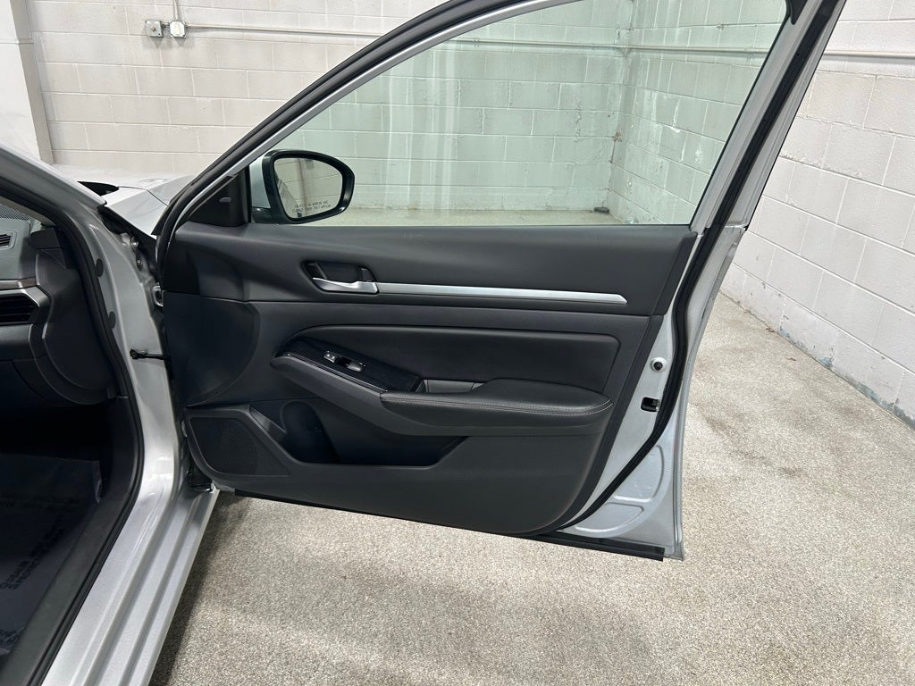 2023 Nissan Altima SV FWD