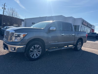 2019 Nissan TITAN SL