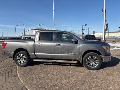 2019 Nissan TITAN SL