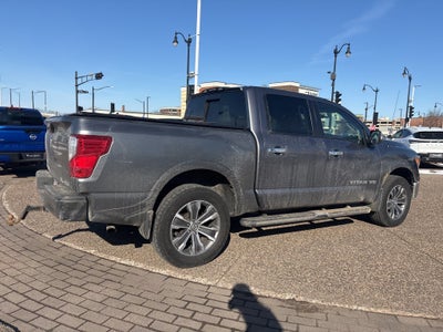 2019 Nissan TITAN SL